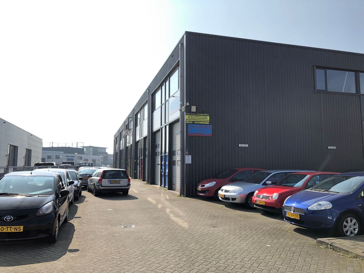 View photo 3 of Aventurijn 828