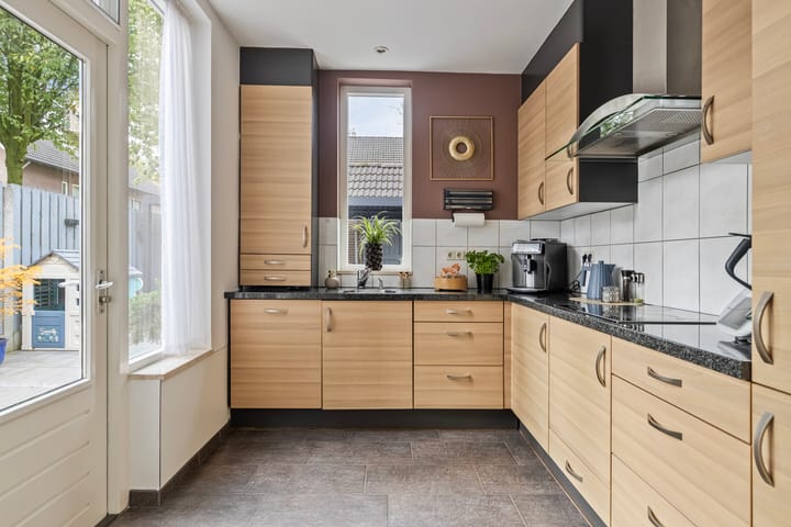 Photo 15 of Stijn Streuvelslaan 13