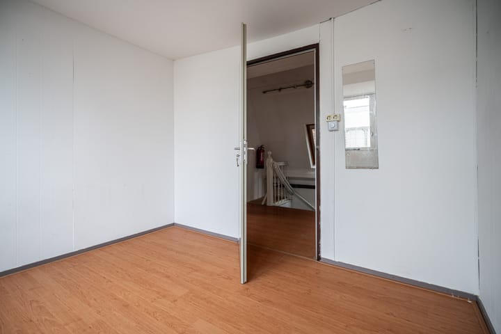 Foto 44 van Haarlemmerweg 56-D