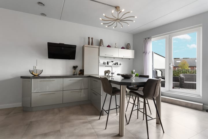 Photo 12 of Roald Amundsenstraat 168