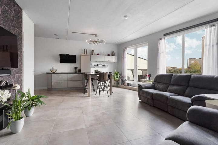 Photo 2 of Roald Amundsenstraat 168