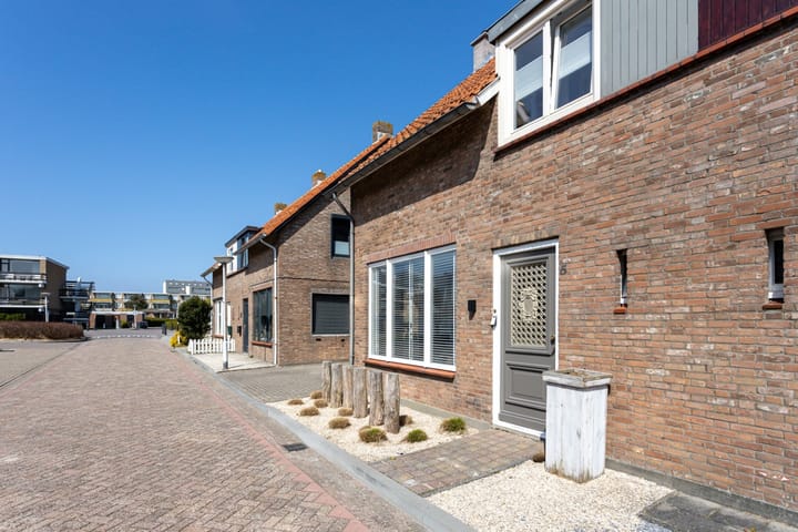 Photo 8 of Meidoornstraat 5