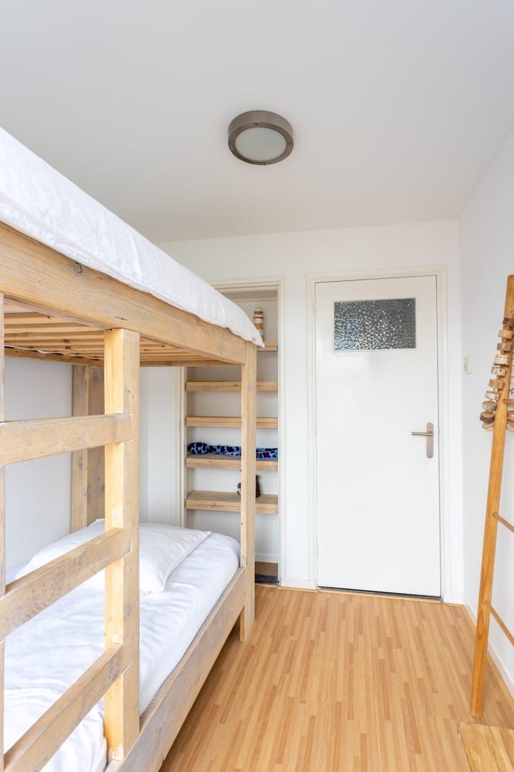 Photo 36 of Meidoornstraat 5