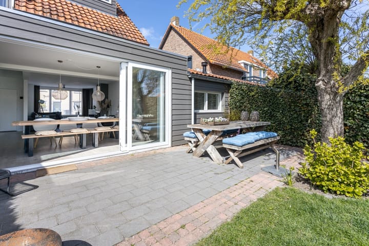 Photo 58 of Meidoornstraat 5