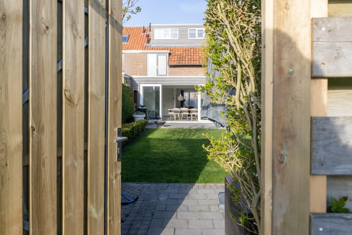 Photo 61 of Meidoornstraat 5