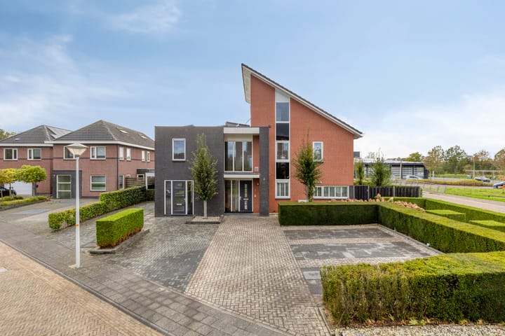 Foto 8 van Carneool 2