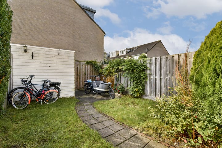 Photo 12 of Bakboord 22