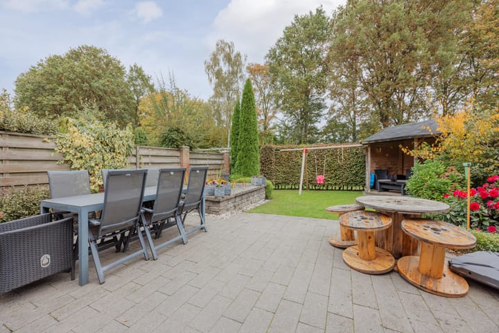 Photo 2 of Doenssenstraat 12