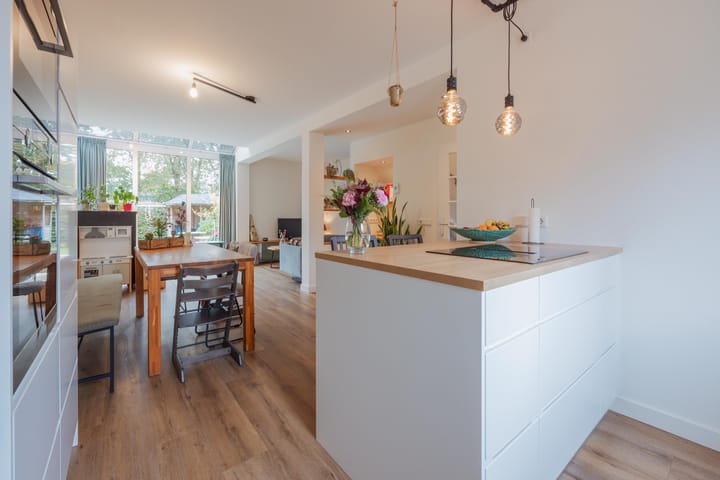 Photo 14 of Doenssenstraat 12