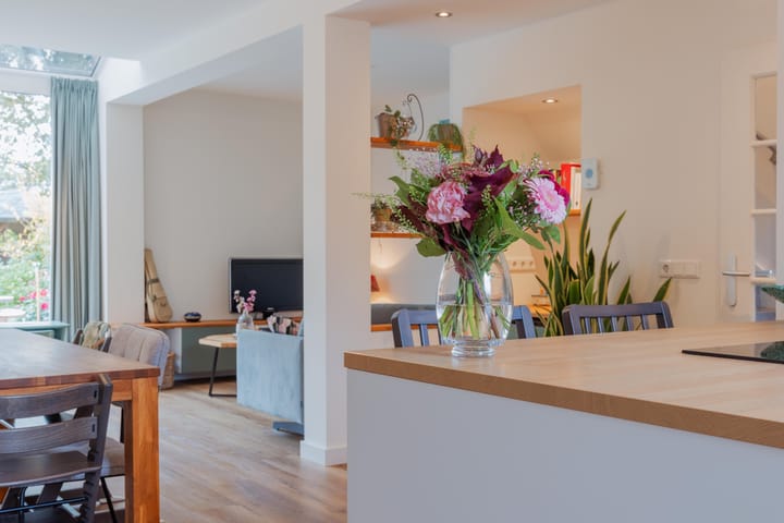 Photo 15 of Doenssenstraat 12