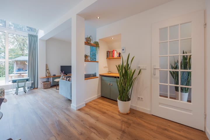 Photo 16 of Doenssenstraat 12