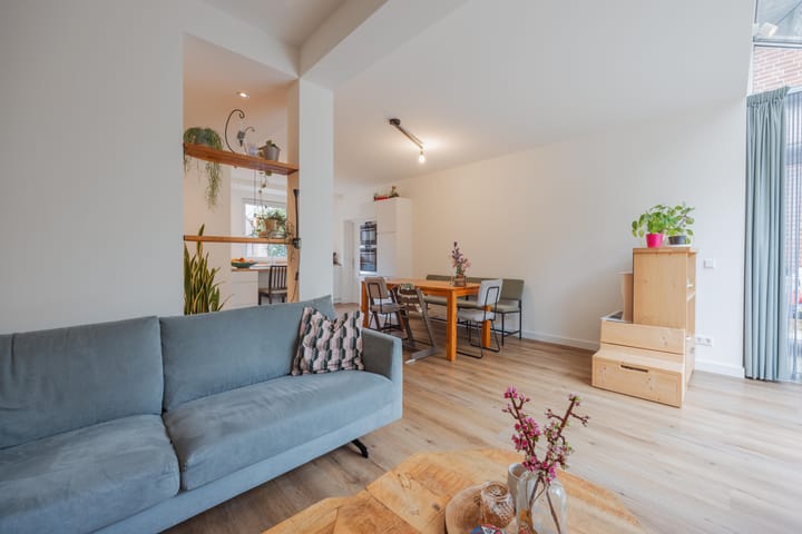 Photo 19 of Doenssenstraat 12