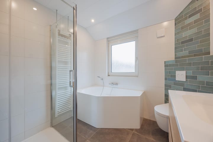 Photo 32 of Doenssenstraat 12