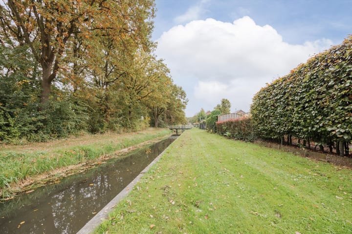 Photo 37 of Doenssenstraat 12