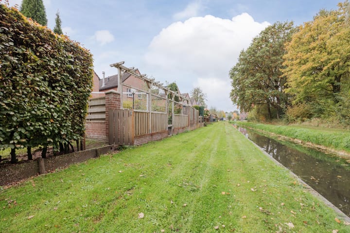 Photo 38 of Doenssenstraat 12