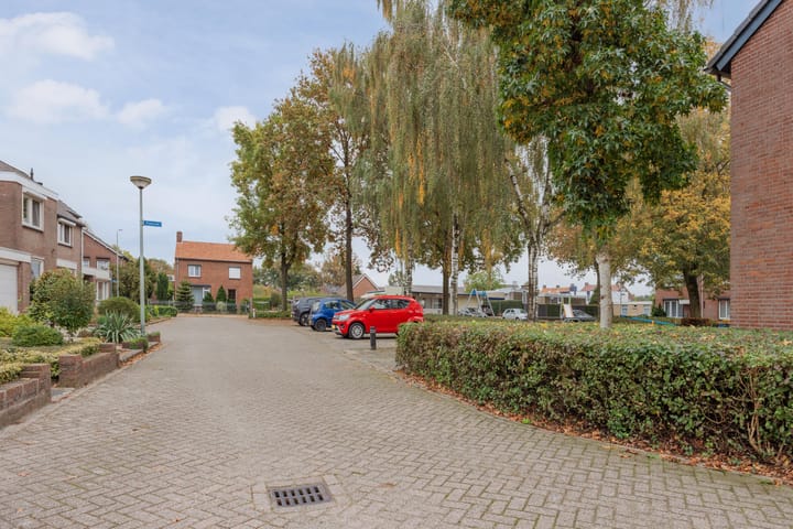 Photo 44 of Doenssenstraat 12