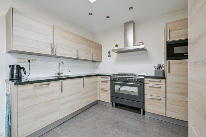 Photo 10 of Nicolaes van Stellingwerffstraat 18