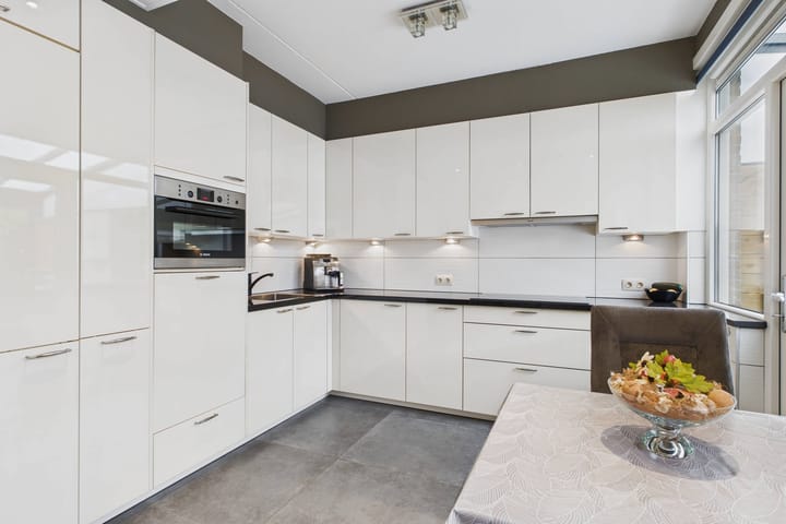 Photo 17 of Madame Curiestraat 28