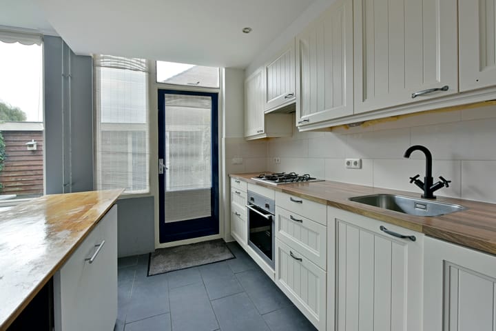 Photo 4 of Schout Clantstraat 56