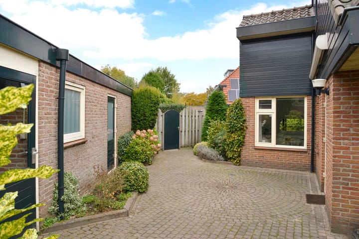 Photo 3 of Oude Raadhuisstraat 2