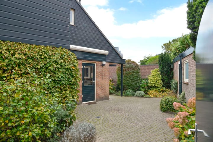 Photo 4 of Oude Raadhuisstraat 2