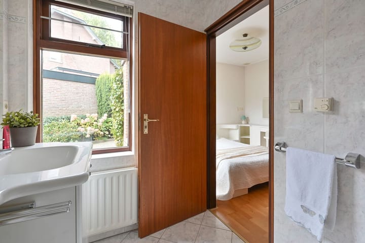 Photo 16 of Oude Raadhuisstraat 2