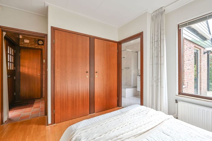 Photo 17 of Oude Raadhuisstraat 2