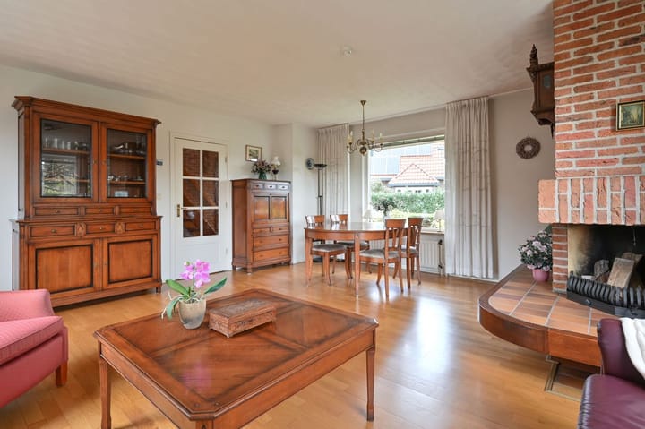 Photo 19 of Oude Raadhuisstraat 2