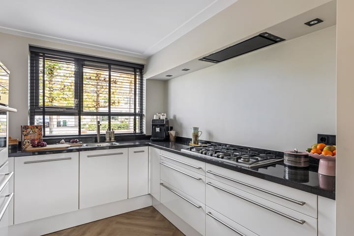 Photo 7 of Londenstraat 74