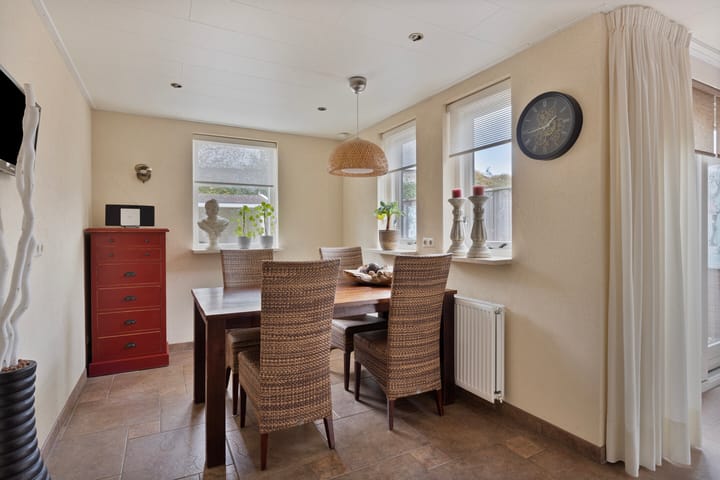 Foto 14 van Marthalaan 16