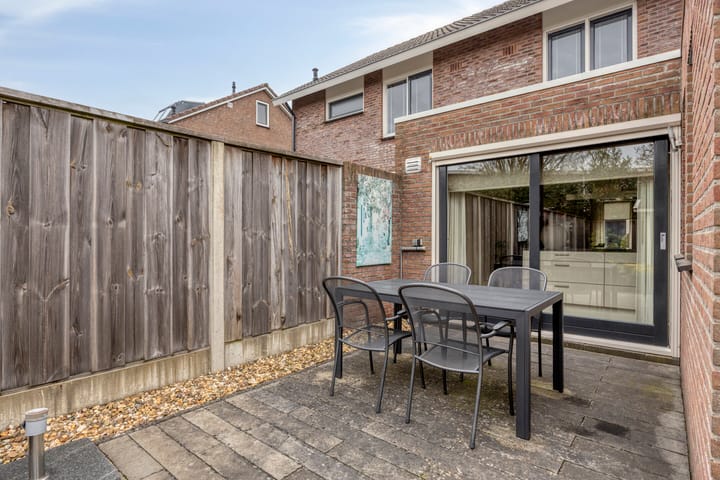 Foto 27 van Marthalaan 16