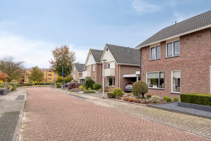 Foto 29 van Marthalaan 16