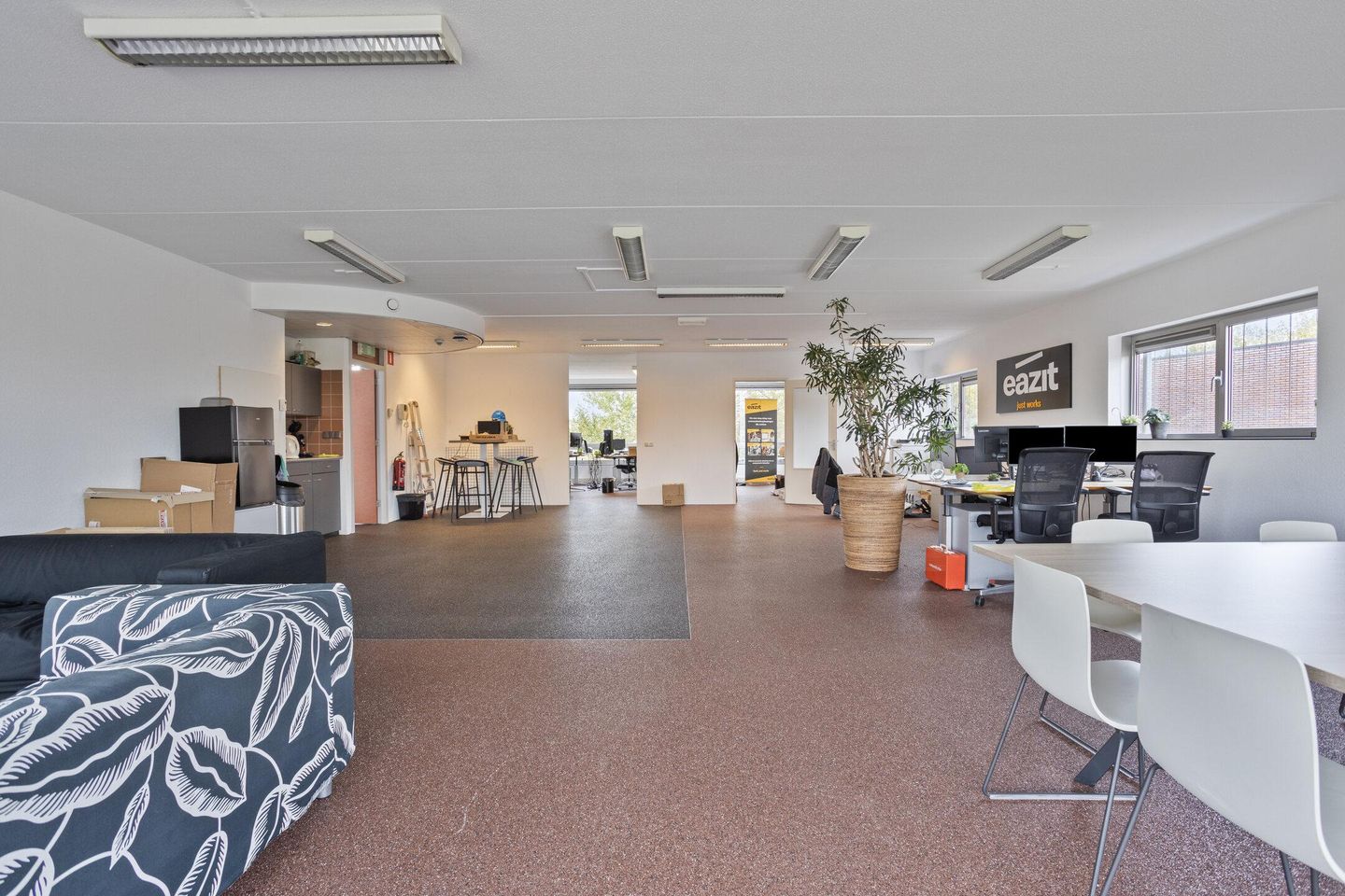 View photo 2 of Lavendelheide 8-c