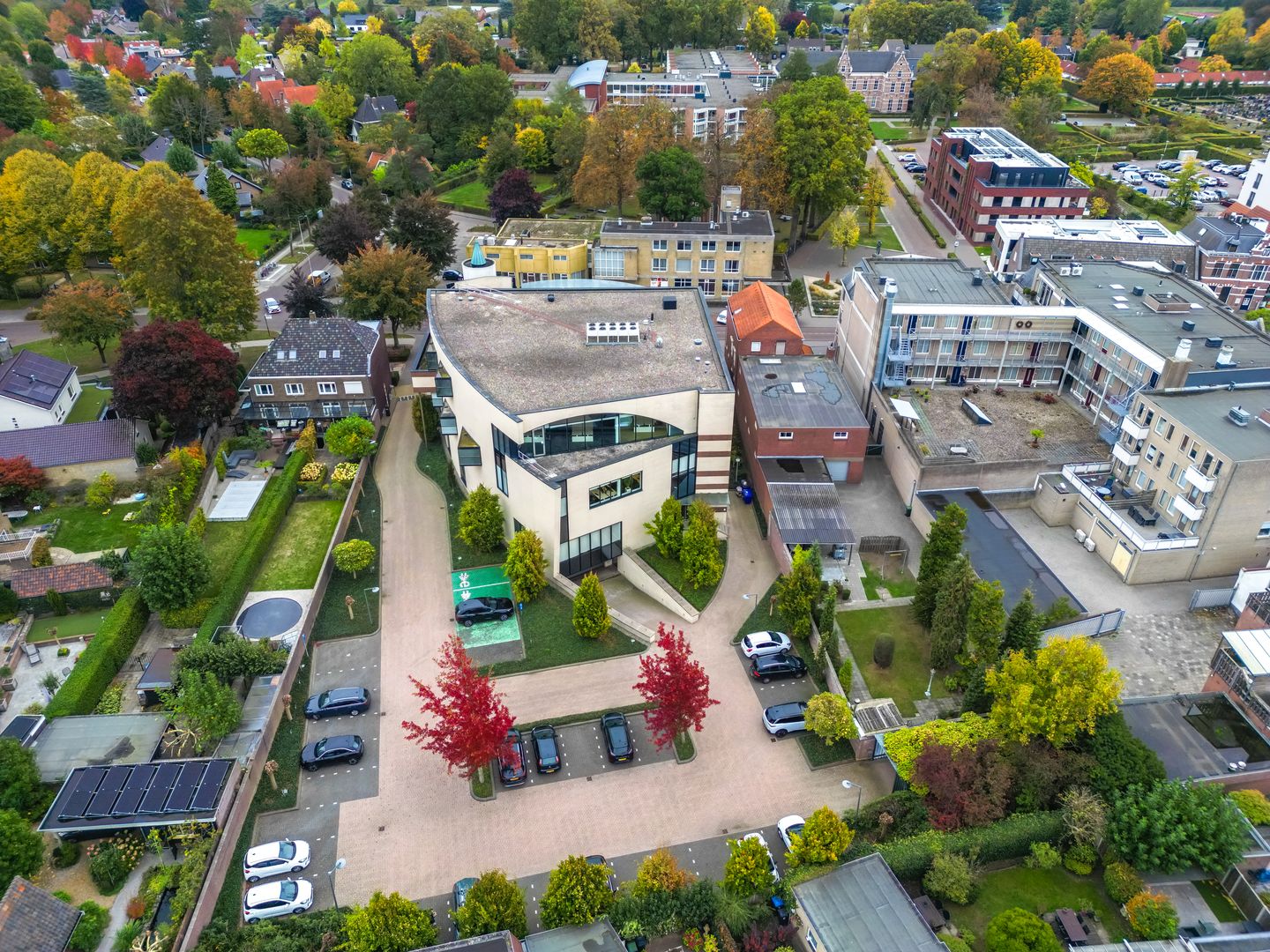 Bekijk foto 3 van Bredaseweg 1