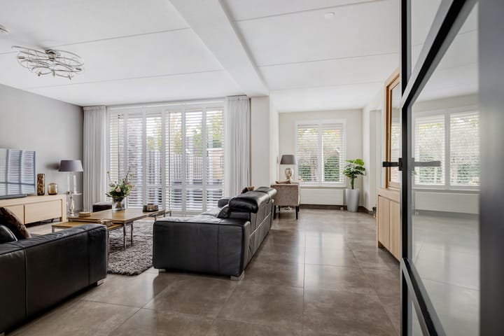 Foto 10 van Taxushout 12