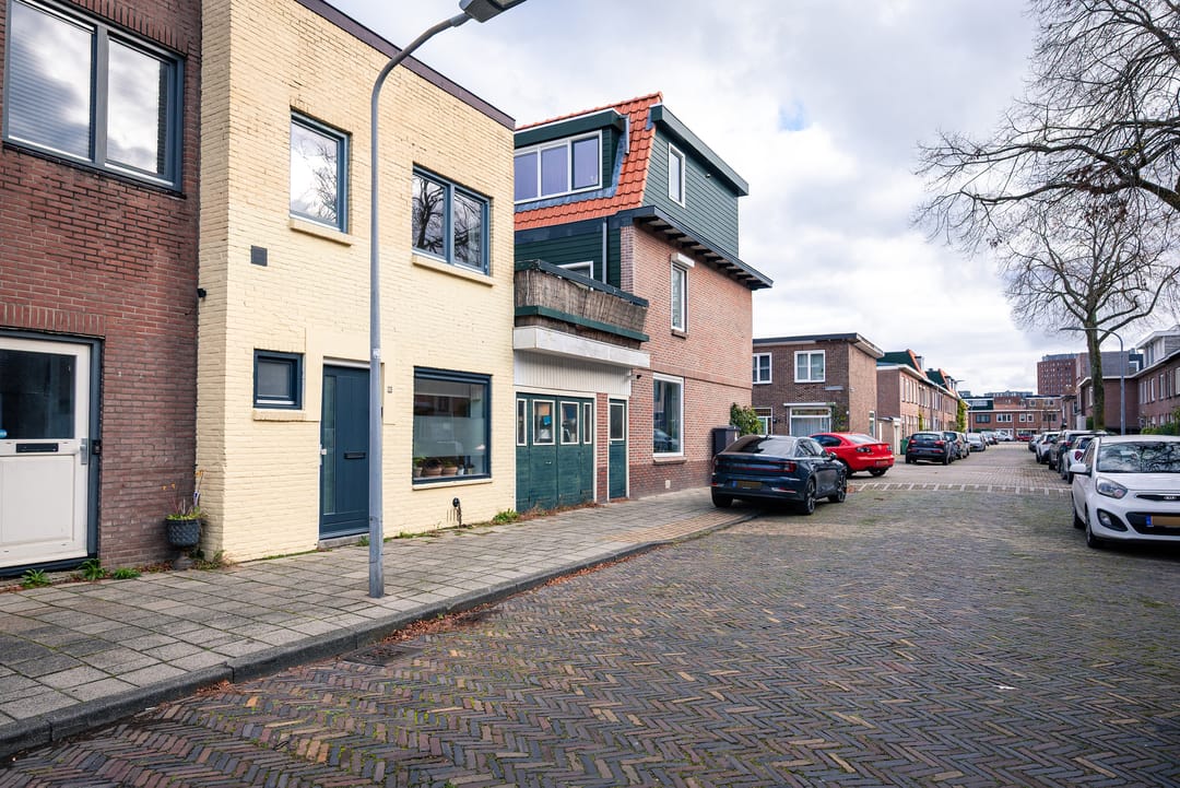 Photo 32 of Preangerstraat 15