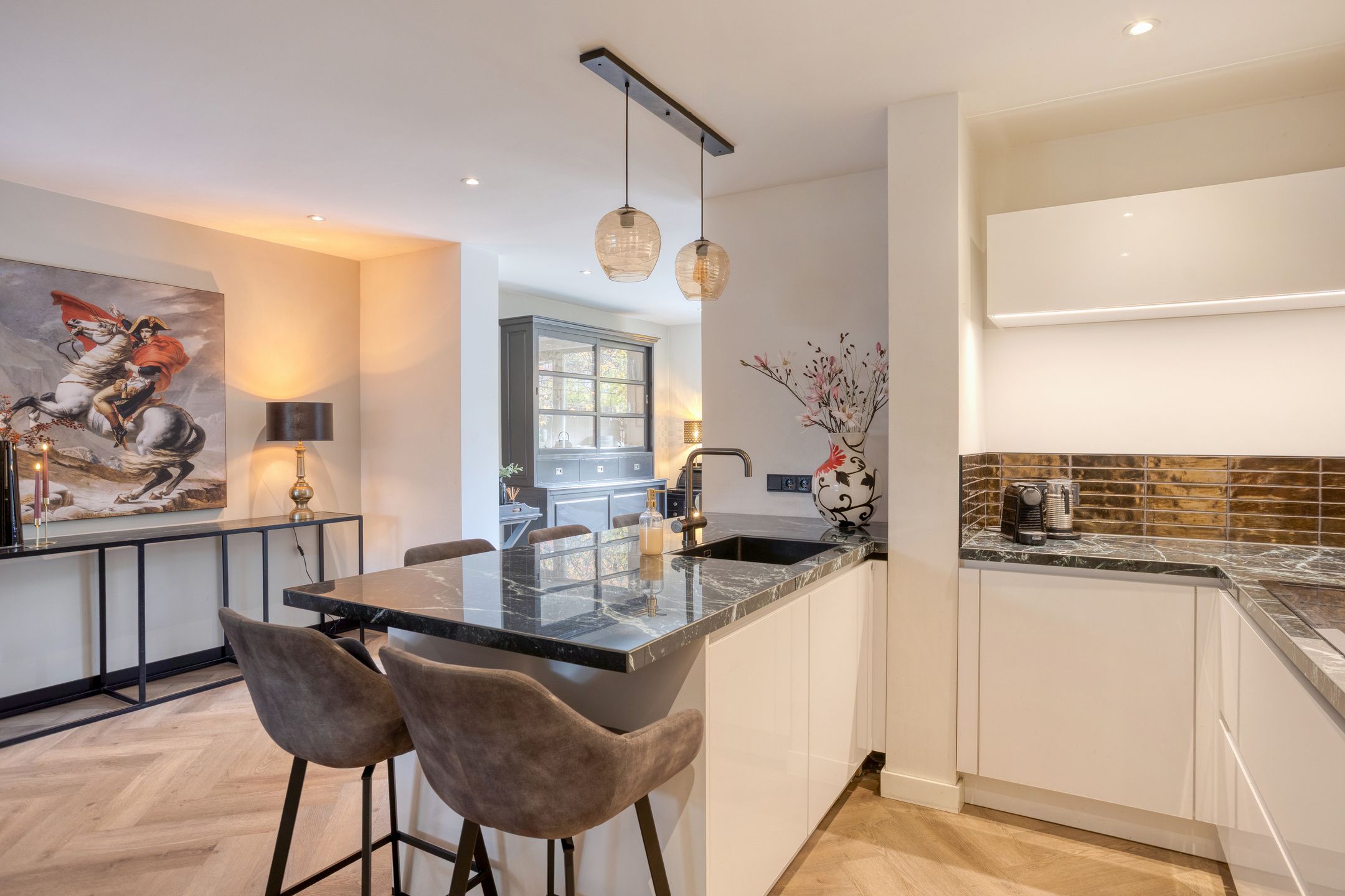 Foto 15 van Leliestraat 8