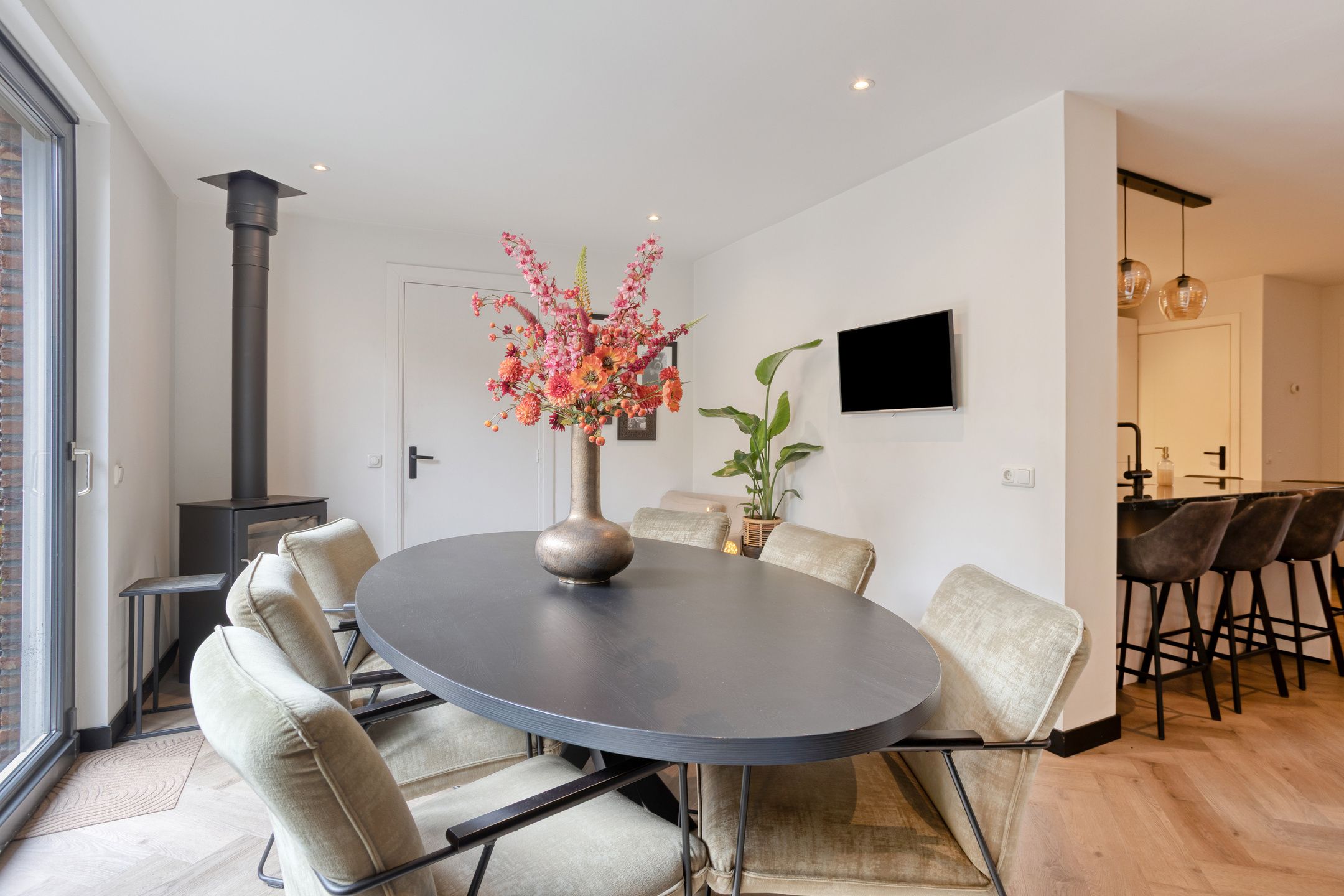 Foto 21 van Leliestraat 8