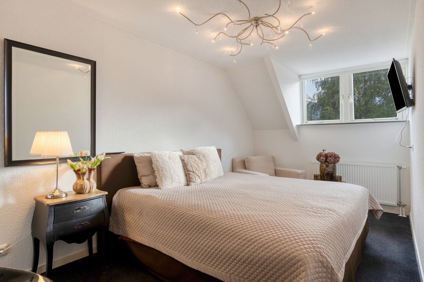 Foto 35 van Leliestraat 8