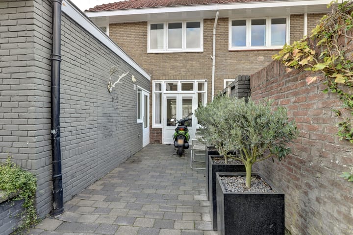 Photo 28 of Kamperfoeliestraat 52