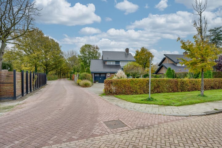 Photo 4 of Appelaarseweg 27