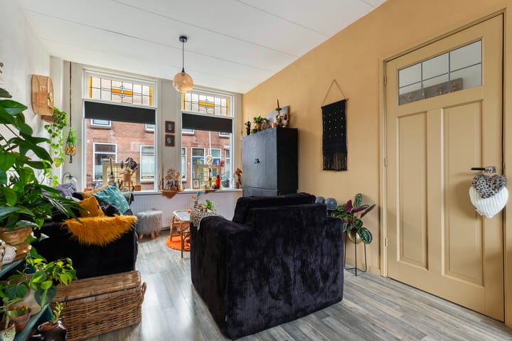 Foto 9 van van Middelantstraat 11