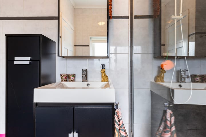 Foto 22 van van Middelantstraat 11