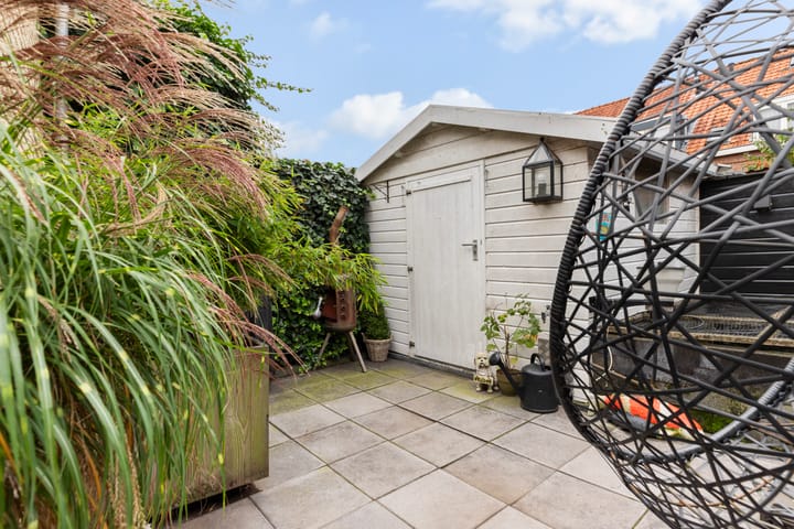 Foto 26 van van Middelantstraat 11