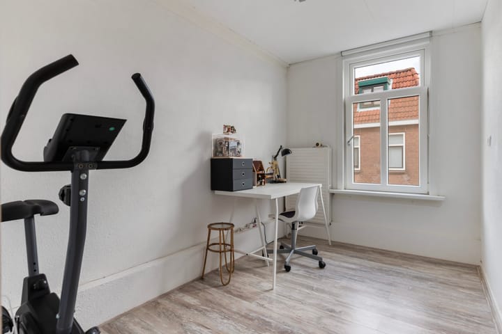 Foto 37 van van Middelantstraat 11