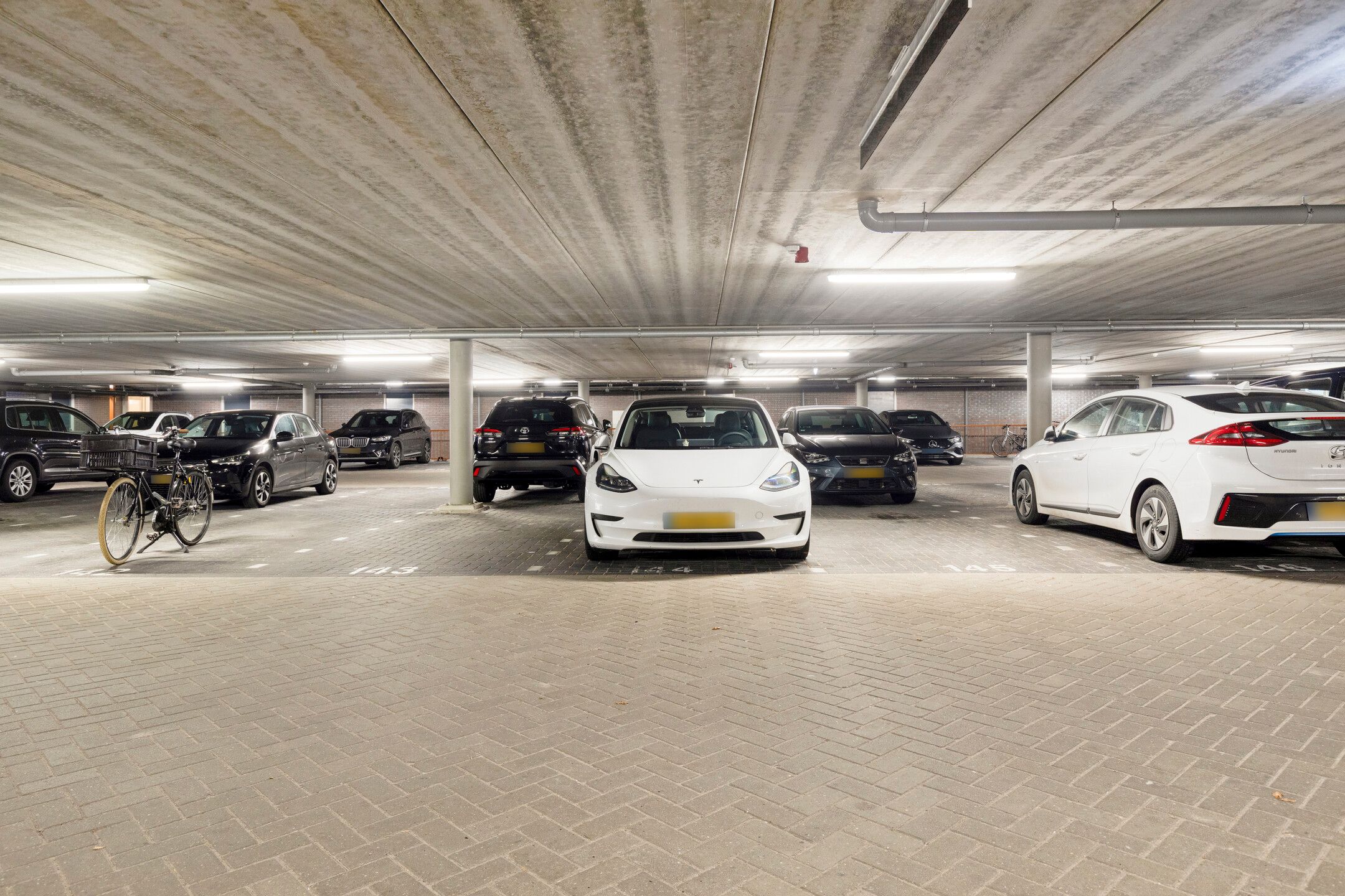 Photo 42 of Erich Salomonstraat 554