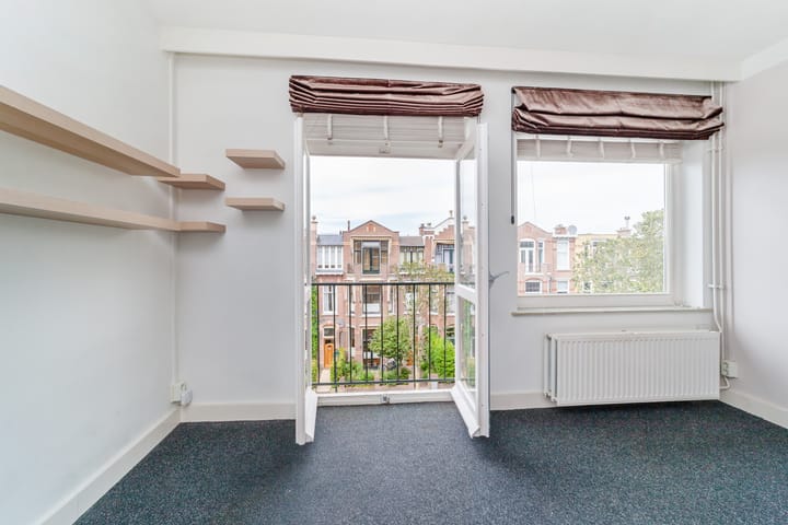 Photo 9 of Van Hoornbeekstraat 98