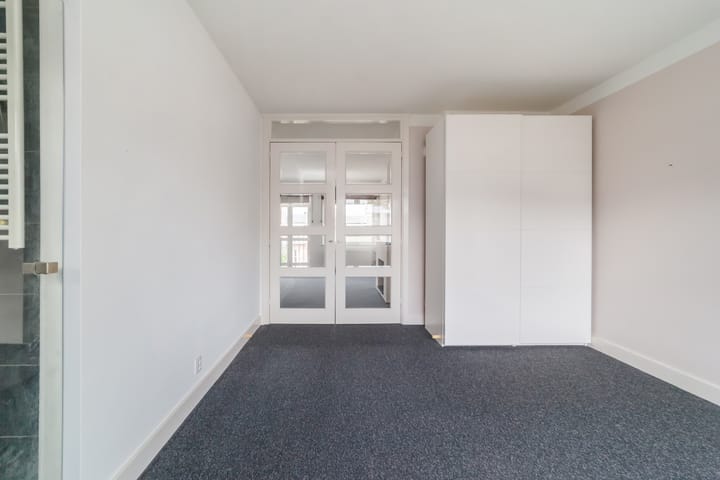 Photo 14 of Van Hoornbeekstraat 98