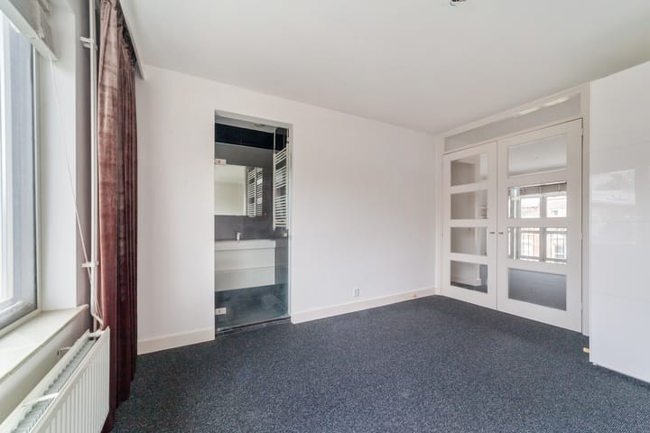 Photo 15 of Van Hoornbeekstraat 98