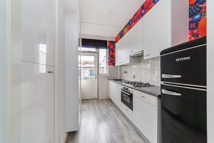 Photo 17 of Van Hoornbeekstraat 98